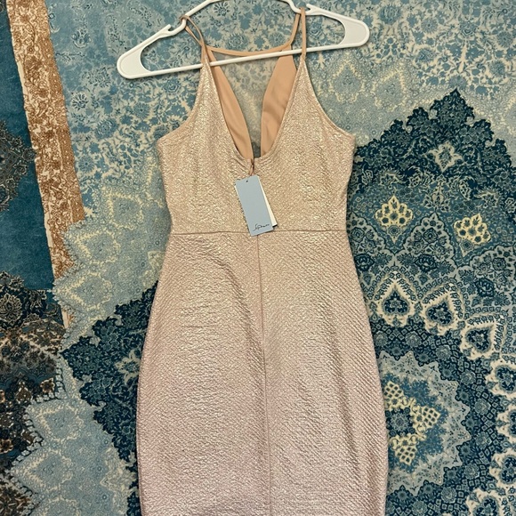 Rose gold fitted dress new with tag - Picture 1 of 2